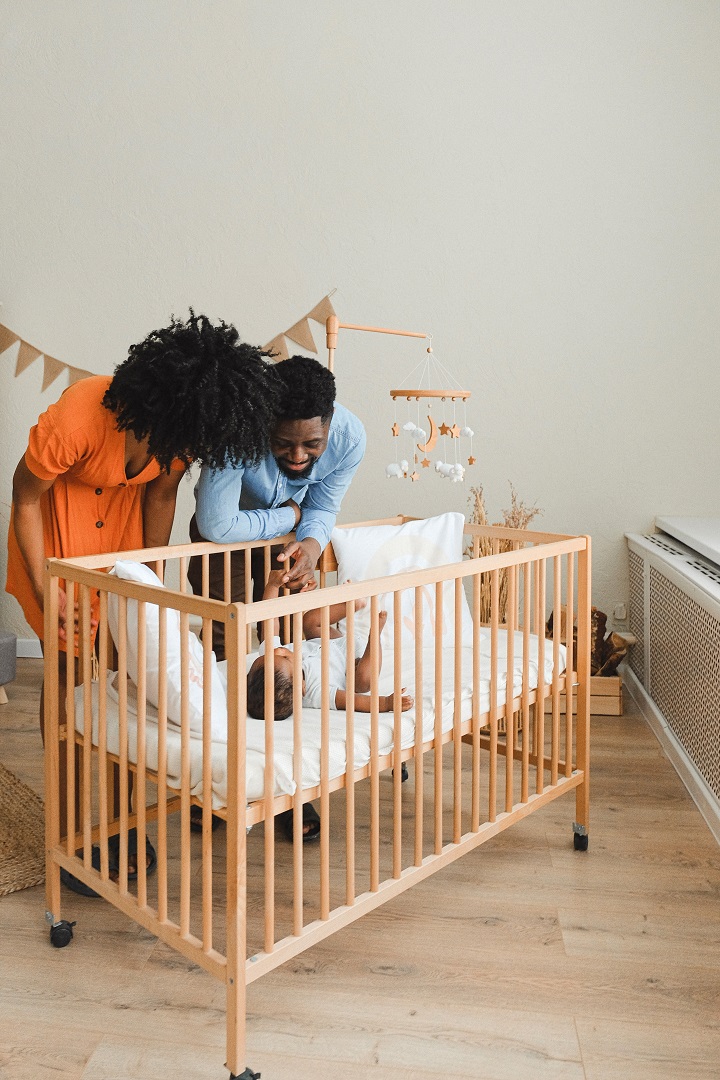 baby sleeping cot with wheels